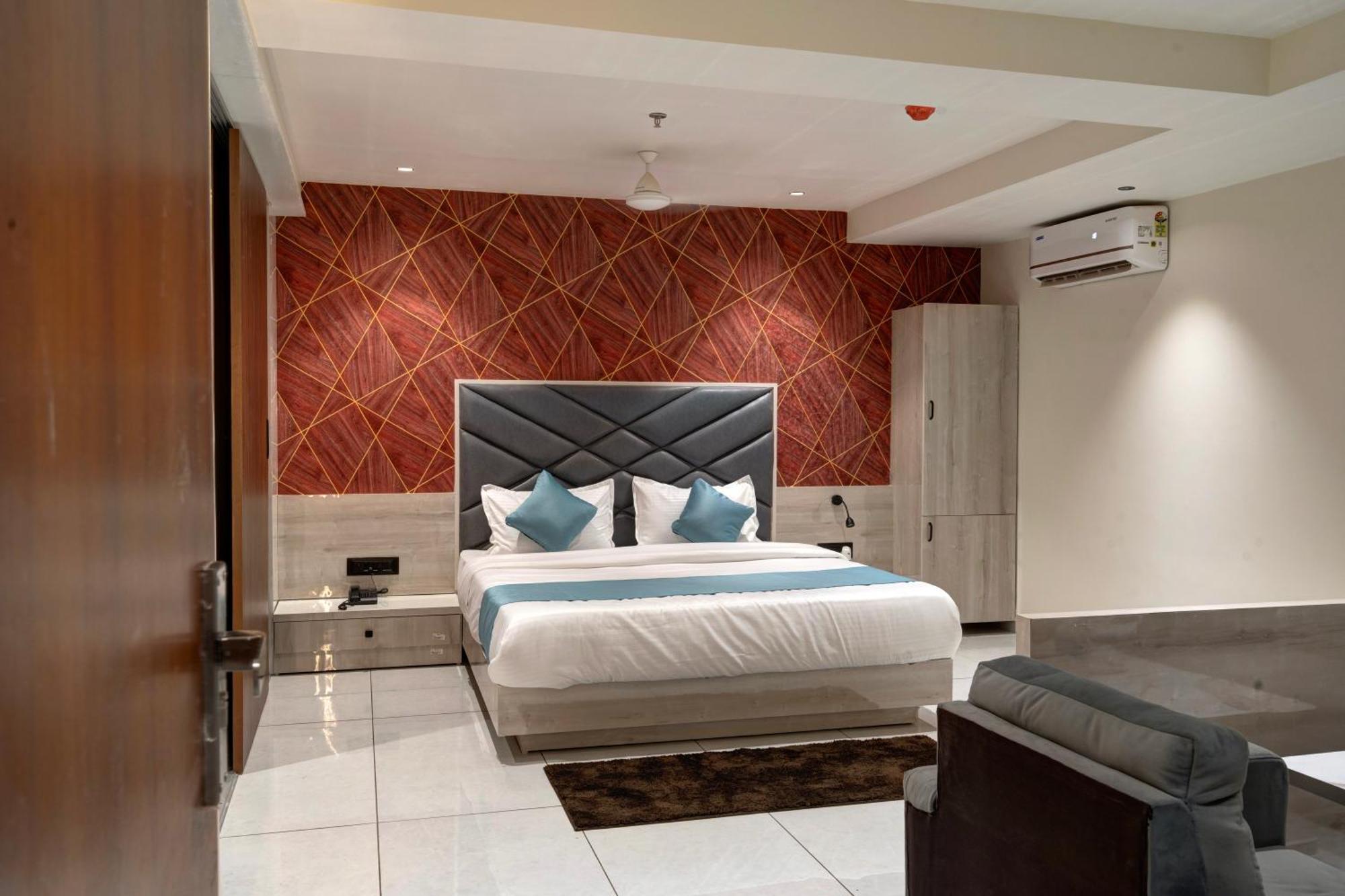 Hotel Shrimad Villa Gandhinagar Exterior photo
