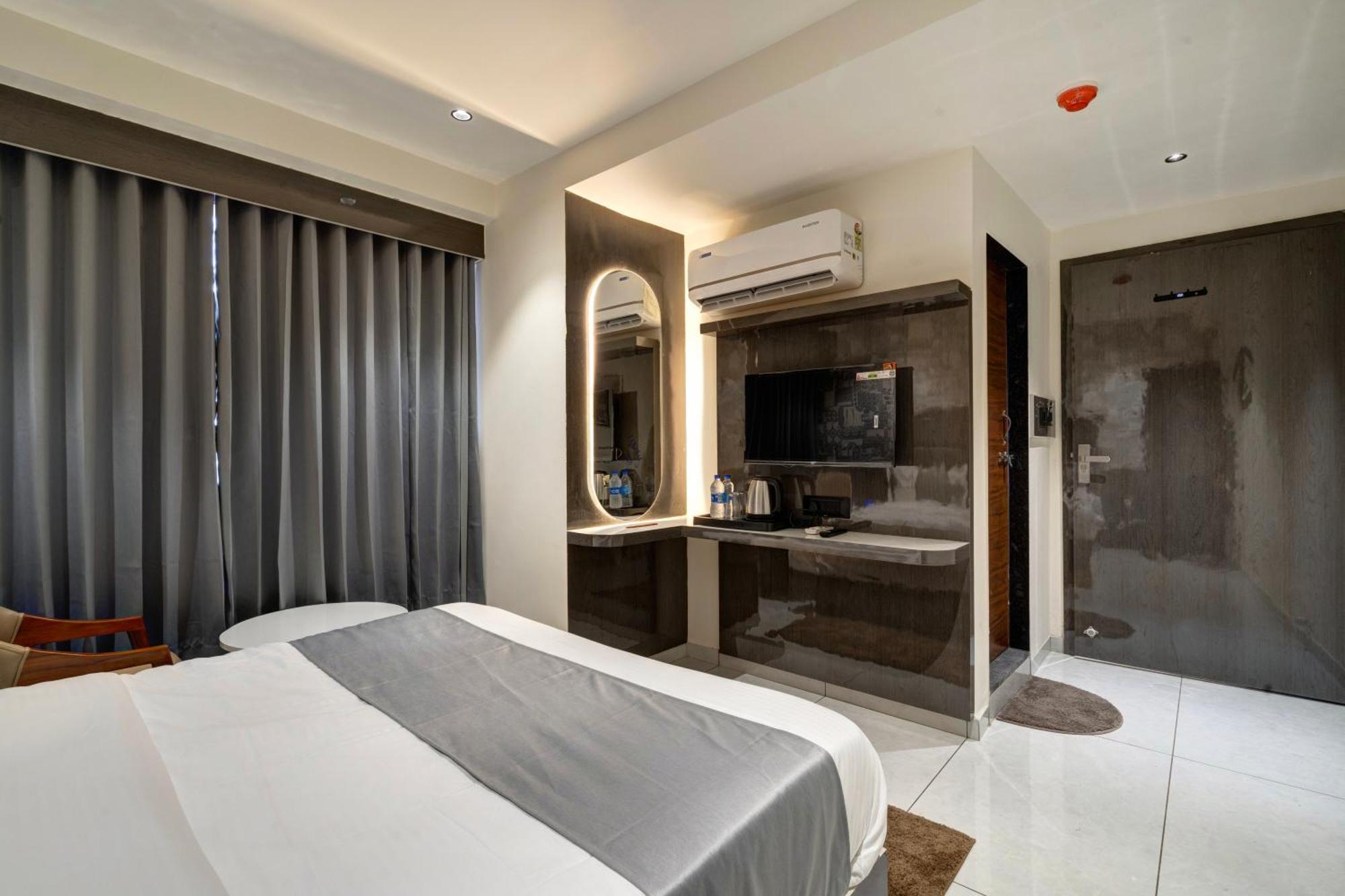Hotel Shrimad Villa Gandhinagar Exterior photo