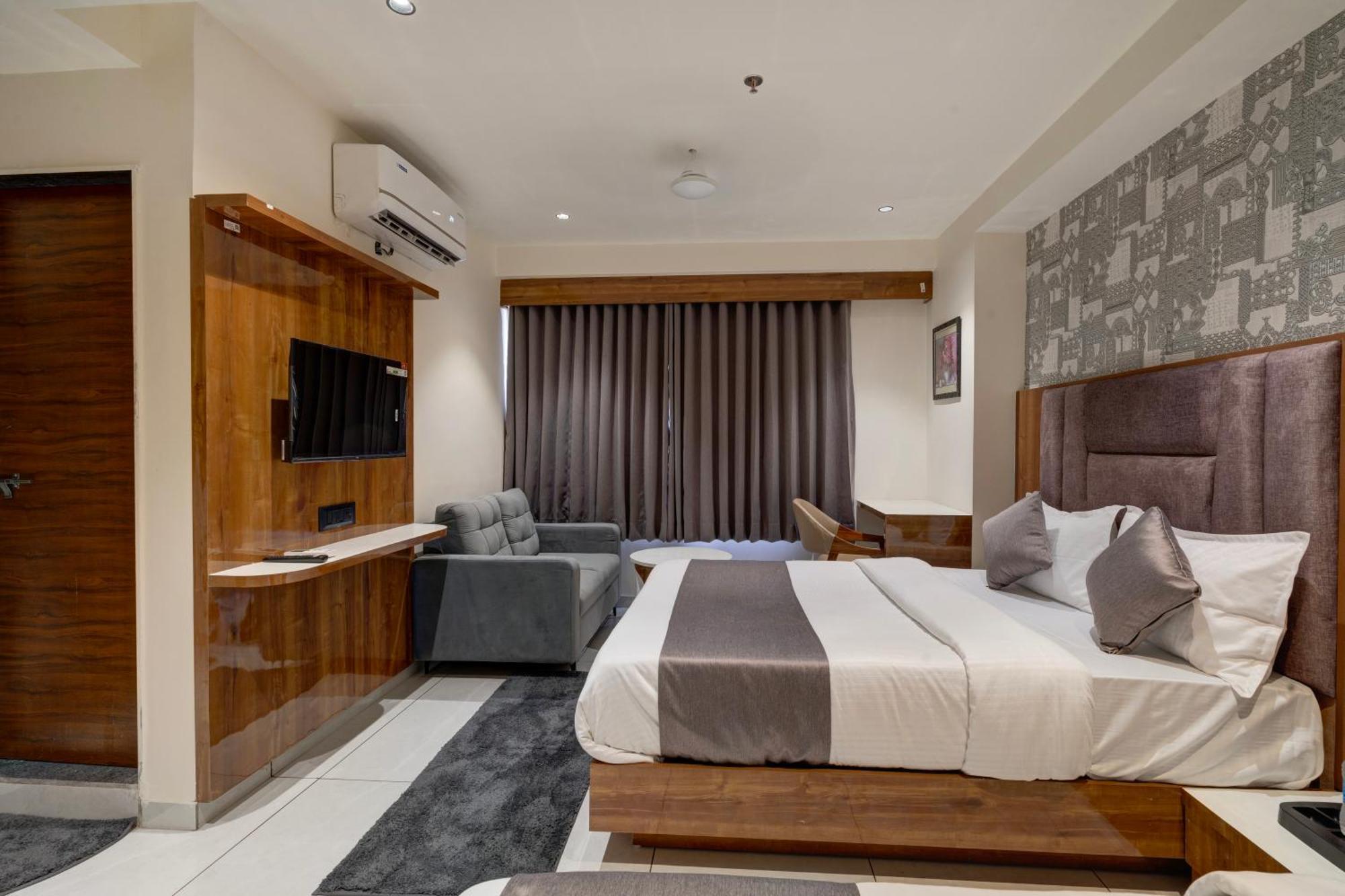Hotel Shrimad Villa Gandhinagar Exterior photo