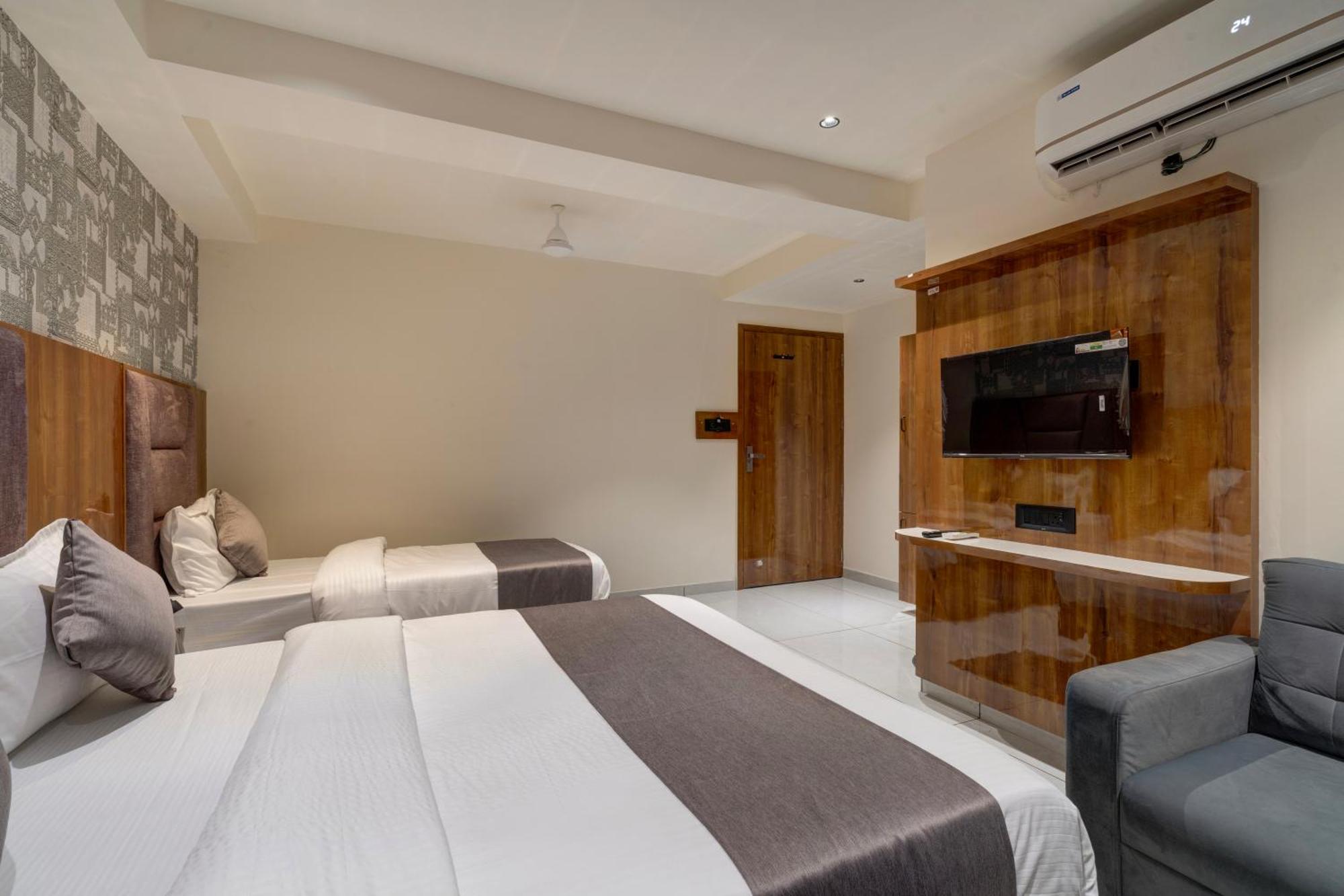 Hotel Shrimad Villa Gandhinagar Exterior photo