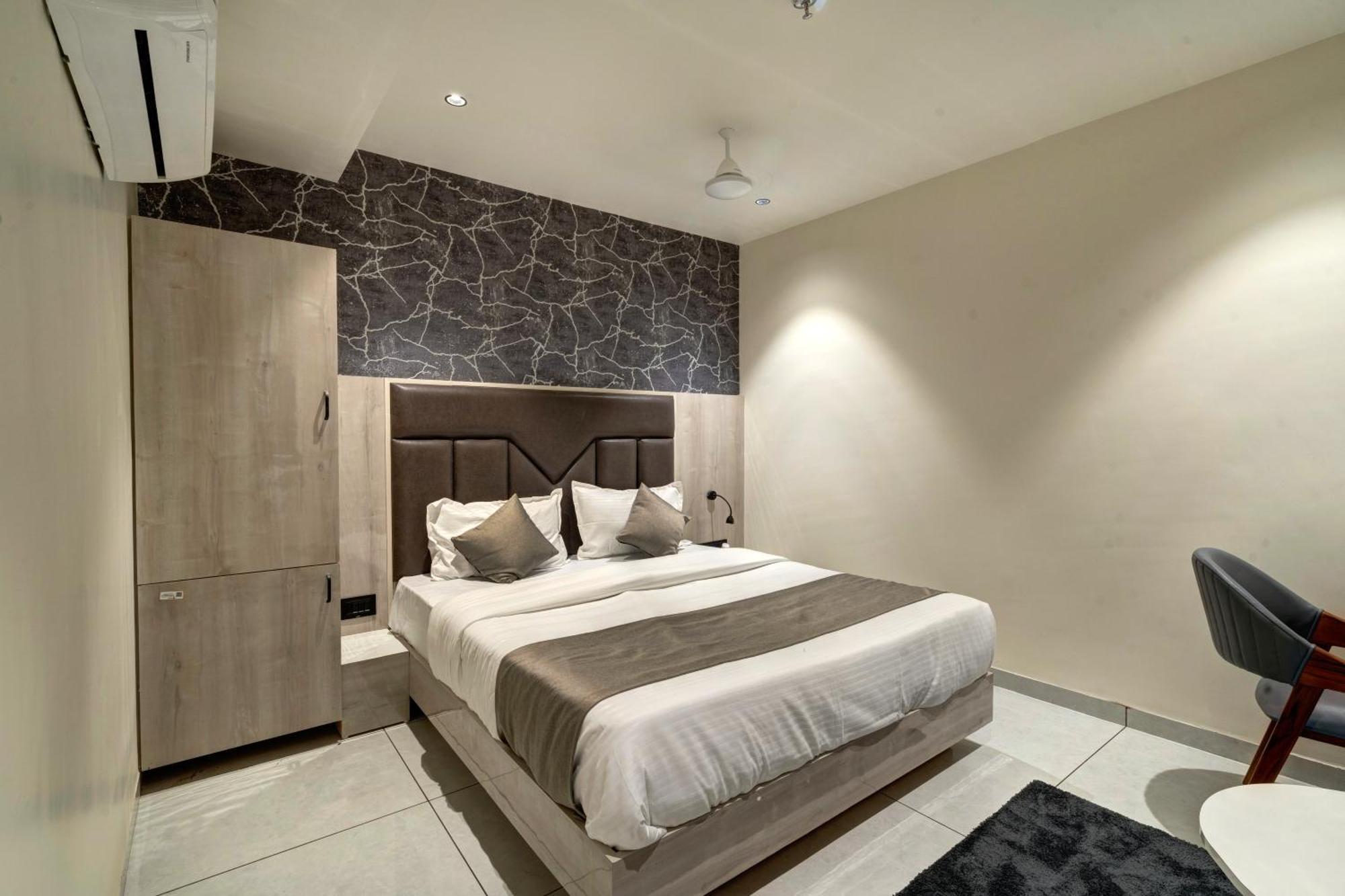 Hotel Shrimad Villa Gandhinagar Exterior photo
