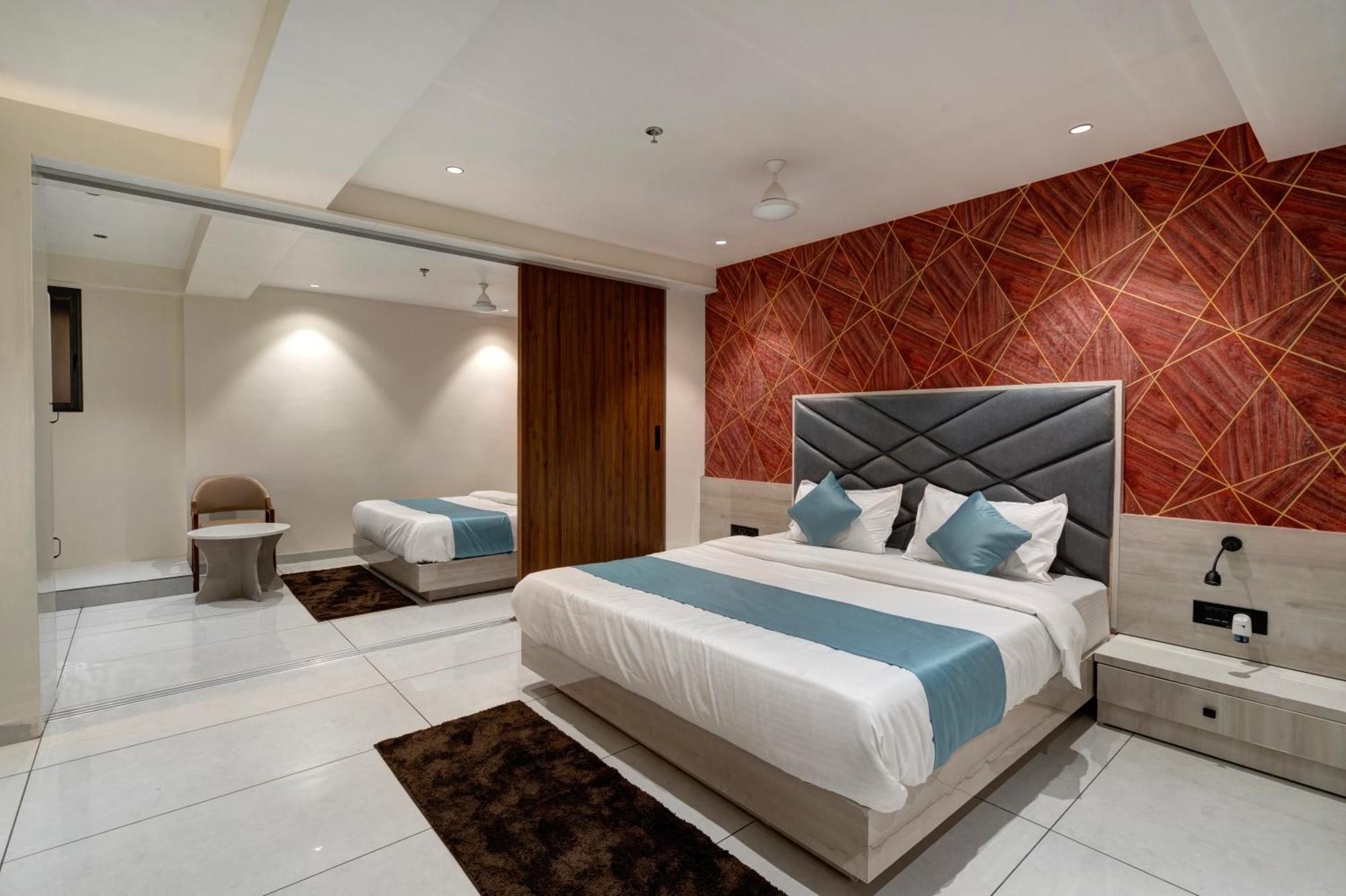 Hotel Shrimad Villa Gandhinagar Exterior photo