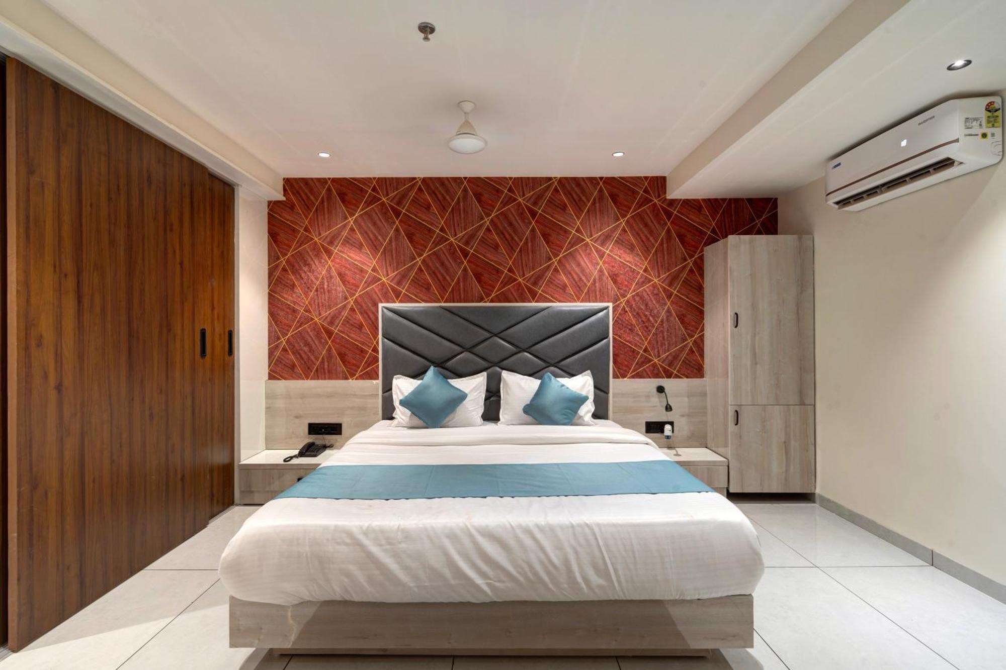 Hotel Shrimad Villa Gandhinagar Exterior photo